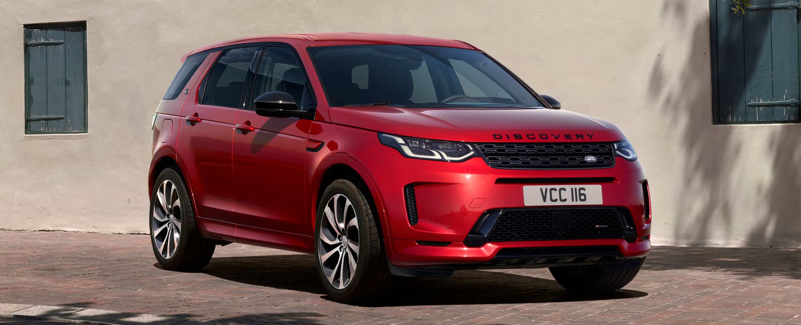 Discovery Sport R-Dynamic HSE in Red.