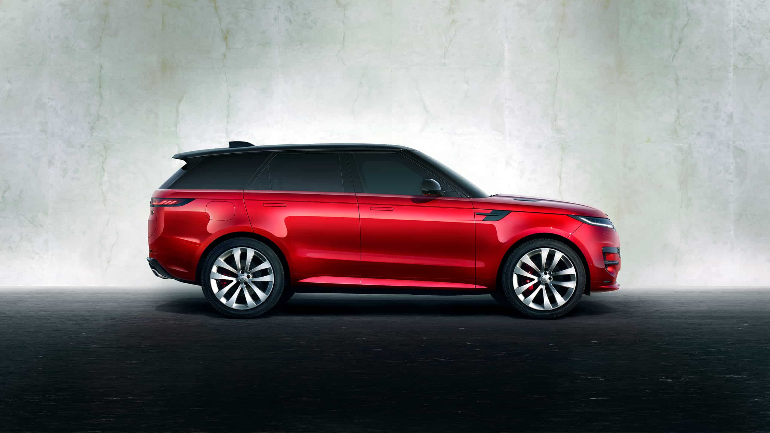 Range Rover Sport in Red
